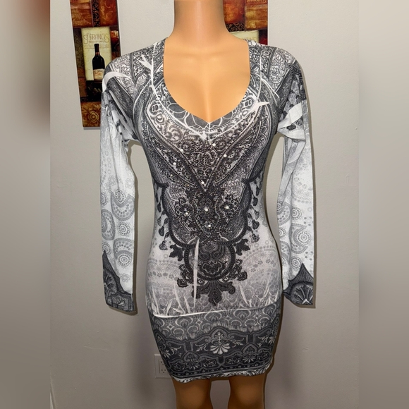 XOXO Dresses & Skirts - NEW XOXO DRESS LONG SLEEVE SIZE M